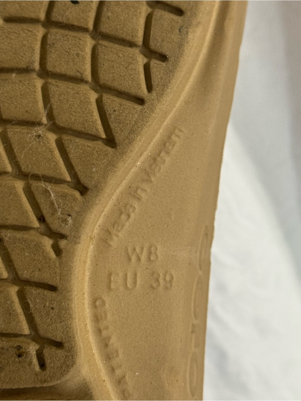OOFOS Flip Flops - Picture 6 of 7